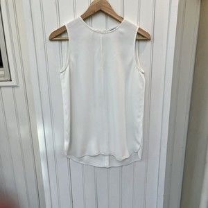 Babaton Size XS White Round Neck Women’s Sleeveless Top Blouse